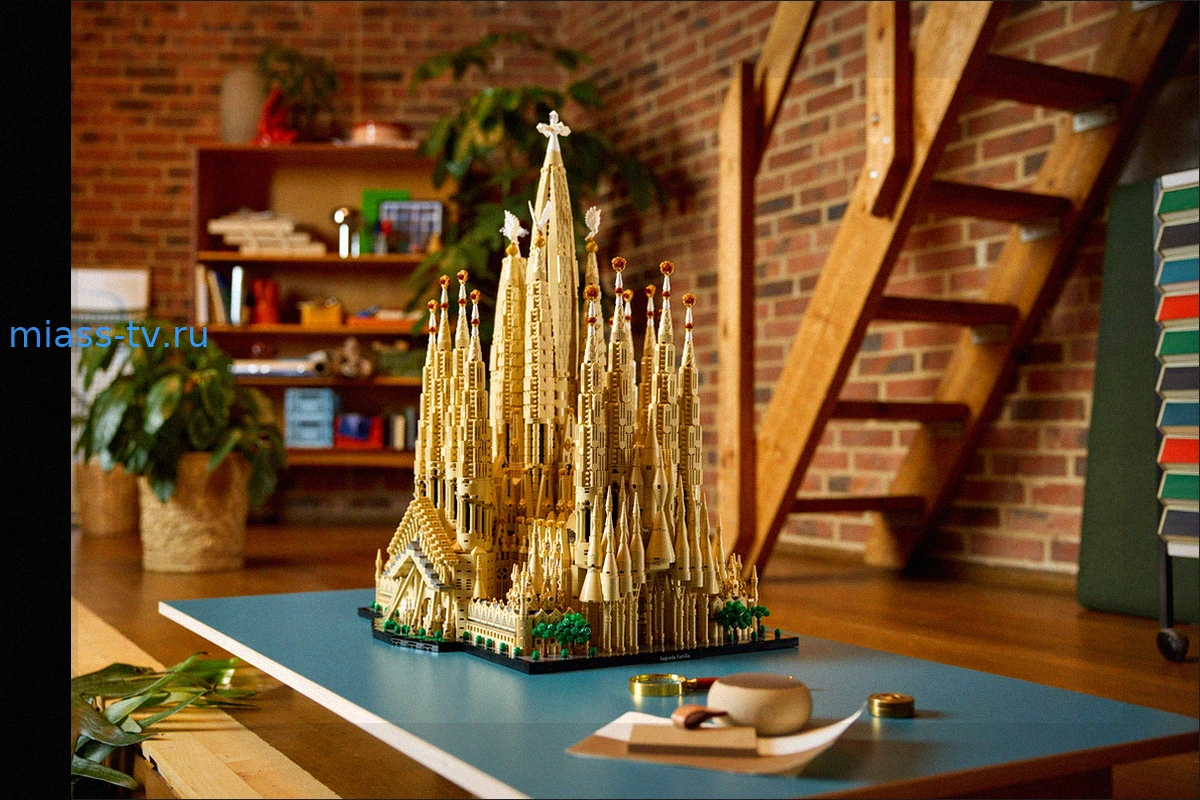 Набор Lego Sagrada Familia: Самый Большой в Истории к 100-летию Гауди
