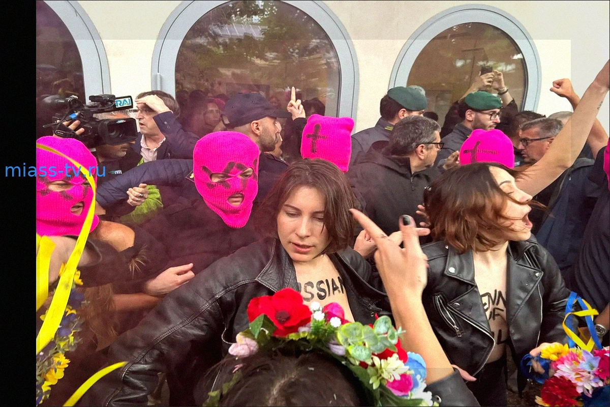 «Русское искусство сегодня — это кровь». Откровенное интервью с Pussy Riot